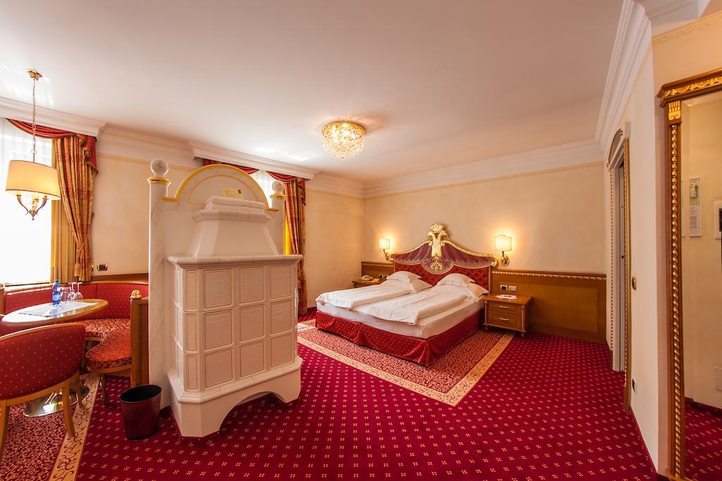 Cityhotel Goldener Adler B&B Chiusa Habitación foto